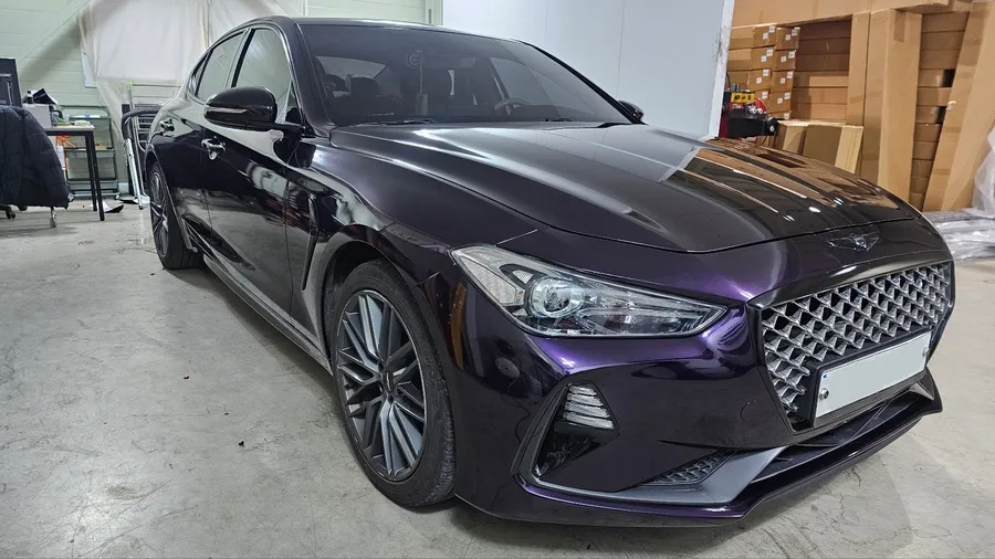 Genesis G70のカーラッピング事例｜ミッドナイトパープルへの変貌 施工写真 3-2