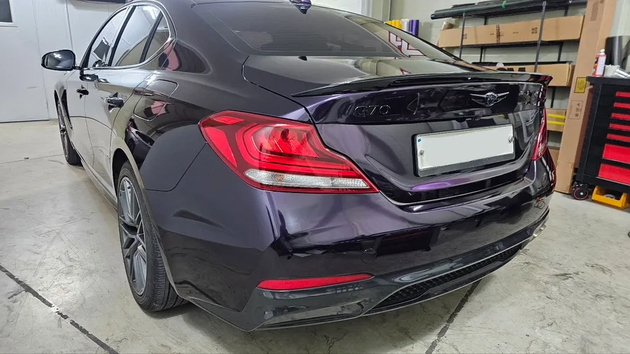 Genesis G70のカーラッピング事例｜ミッドナイトパープルへの変貌 施工写真 1-3