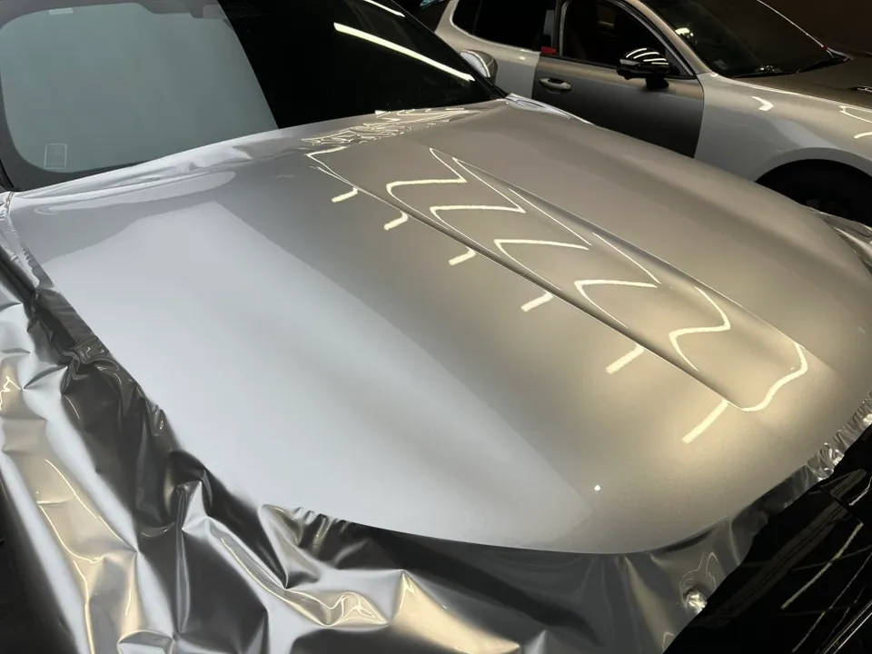 BMW 7 Seriesのカーラッピング事例｜費用目安・仕上がり 施工写真 3-1