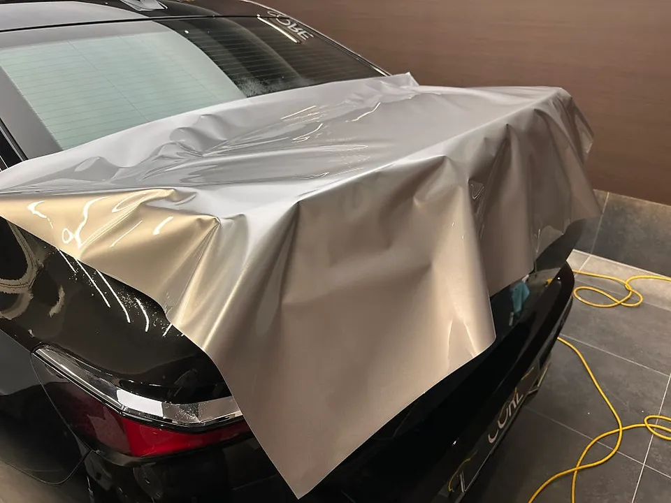 BMW 7 Seriesのカーラッピング事例｜費用目安・仕上がり 施工写真 3-2