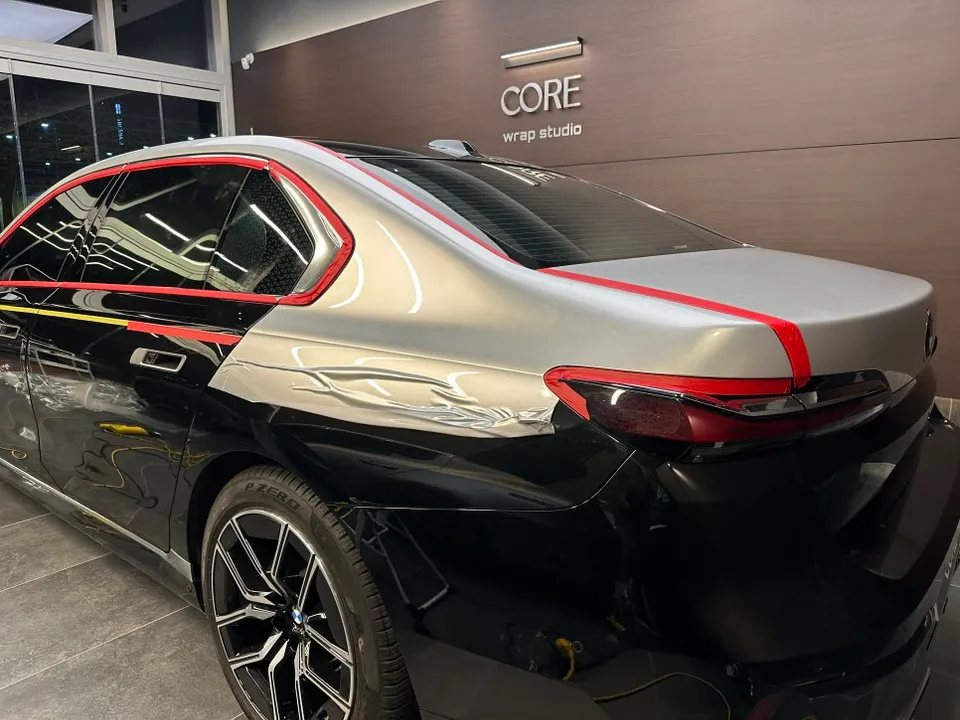 BMW 7 Seriesのカーラッピング事例｜費用目安・仕上がり 施工写真 2-3