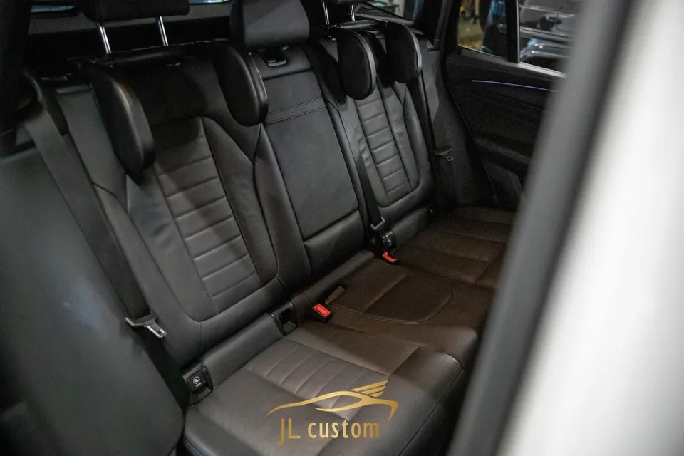 BMW ix3 seat climate - BMW ix3 Heated Seats Review — Winter Comfort Upgrade photo 5