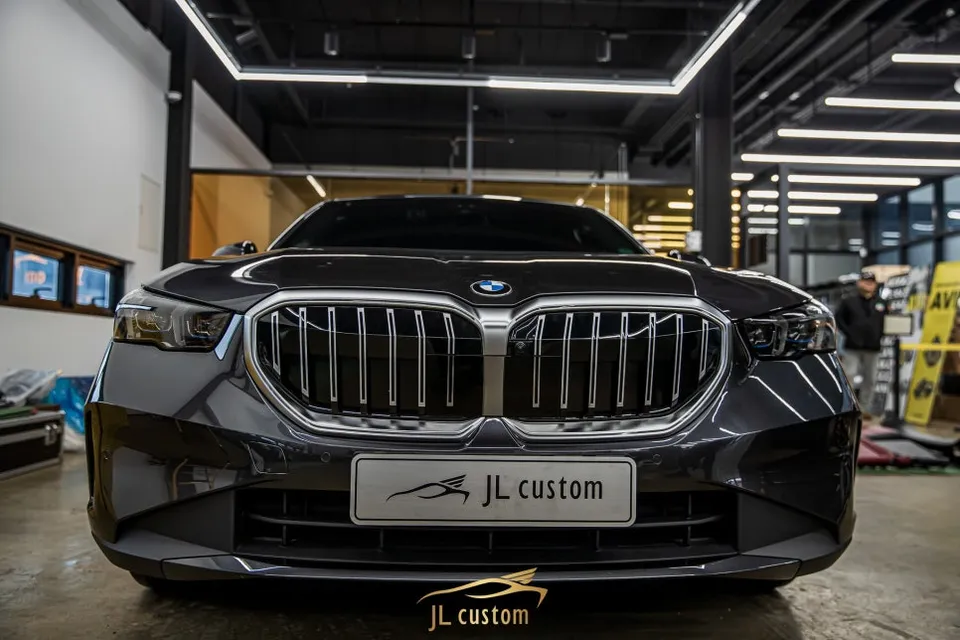BMW 520i G60 ambient lighting - BMW 520i Ambient Lighting Upgrade Review photo 7