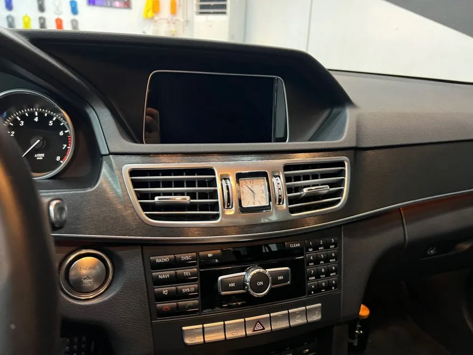 Mercedes-Benz Eクラス W212のカーラッピング事例 施工写真 3-3