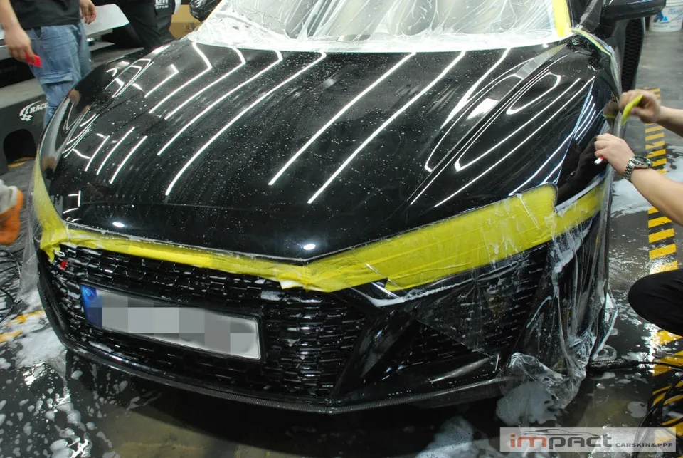 Audi R8のPPF施工事例|本物の保護効果を解説 施工写真 3-1
