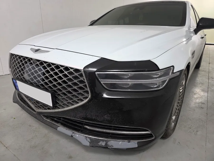 Genesis G90のカーラッピング事例｜事故修理と再施工 施工写真 1-2