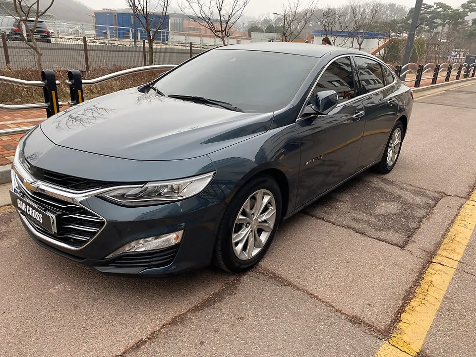 Chevrolet Malibuのカーラッピング事例|費用目安・仕上がり 施工写真 1-1