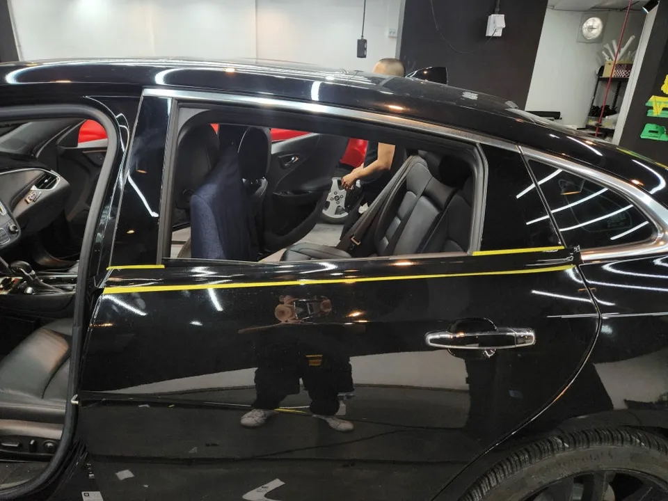 Chevrolet Malibuのカーラッピング事例|費用目安・仕上がり 施工写真 1-3