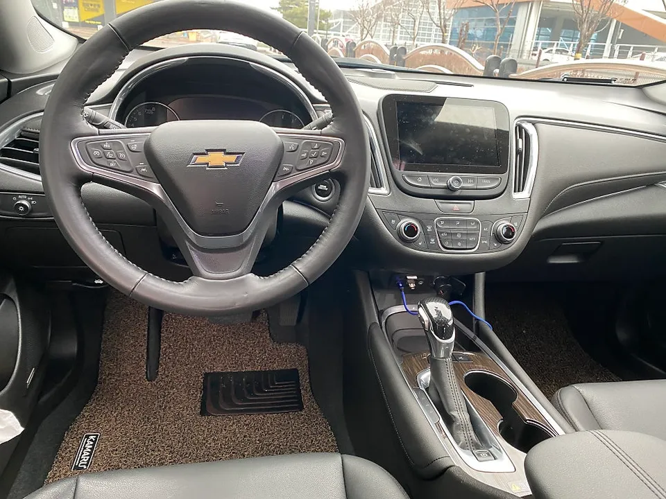 Chevrolet Malibuのカーラッピング事例|費用目安・仕上がり 施工写真 3-3