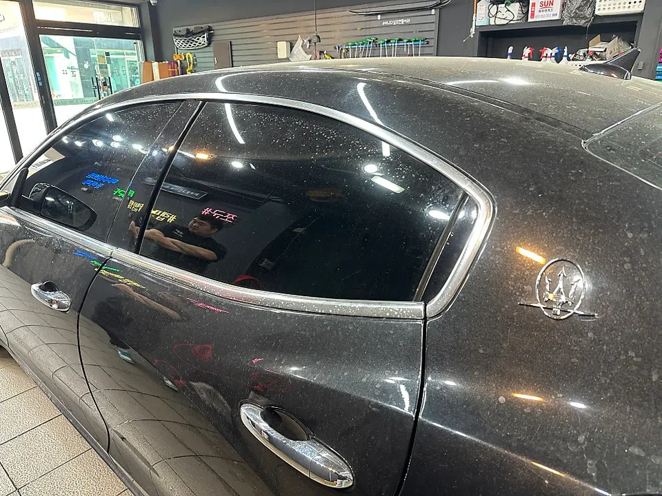 Maserati Ghibliのカーラッピング事例|費用目安・仕上がり 施工写真 1-2