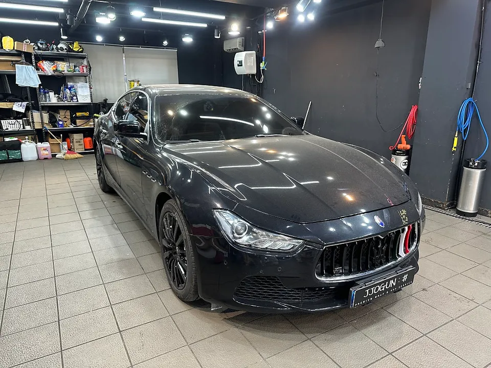Maserati Ghibliのカーラッピング事例|費用目安・仕上がり 施工写真 3-2