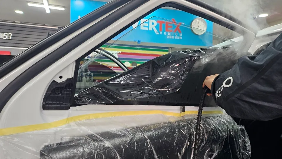 BMW X7 ドライブレコーダー取付事例｜費用目安・仕上がり 施工写真 2-2