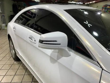 Mercedes-Benz CLSのカーラッピング事例|3Mホワイトスパークルゴールドパール 施工写真 3-3