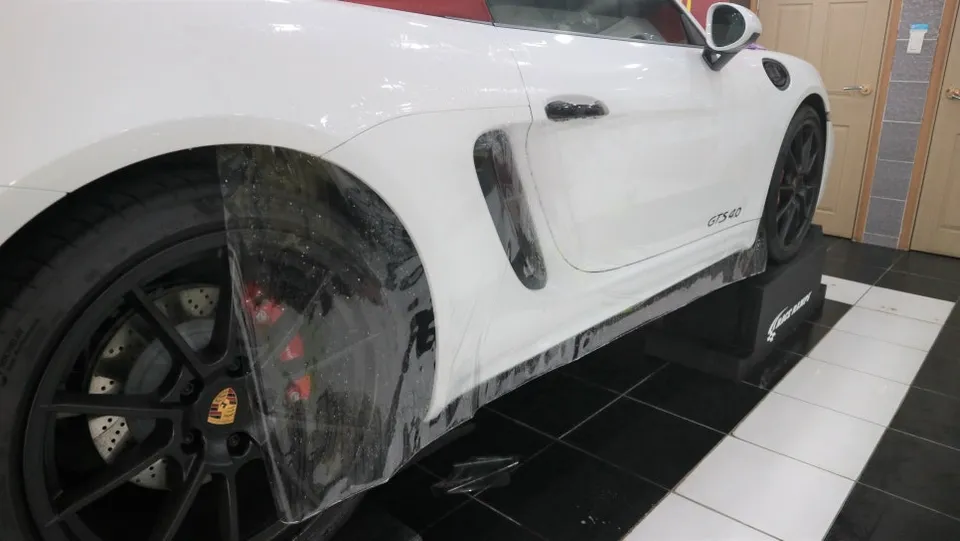 ポルシェ 718 Boxster GTS PPF施工事例|費用目安・仕上がり 施工写真 1-3