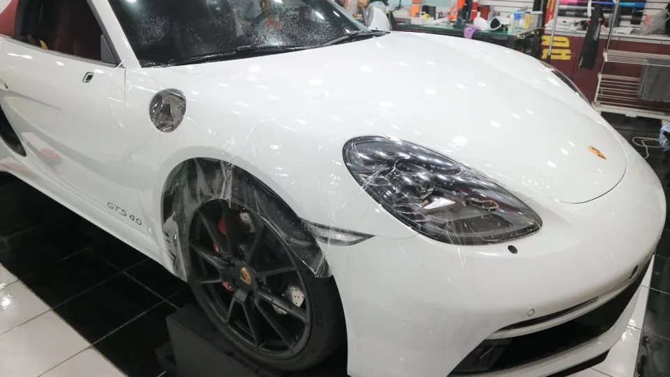 ポルシェ 718 Boxster GTS PPF施工事例|費用目安・仕上がり 施工写真 2-3