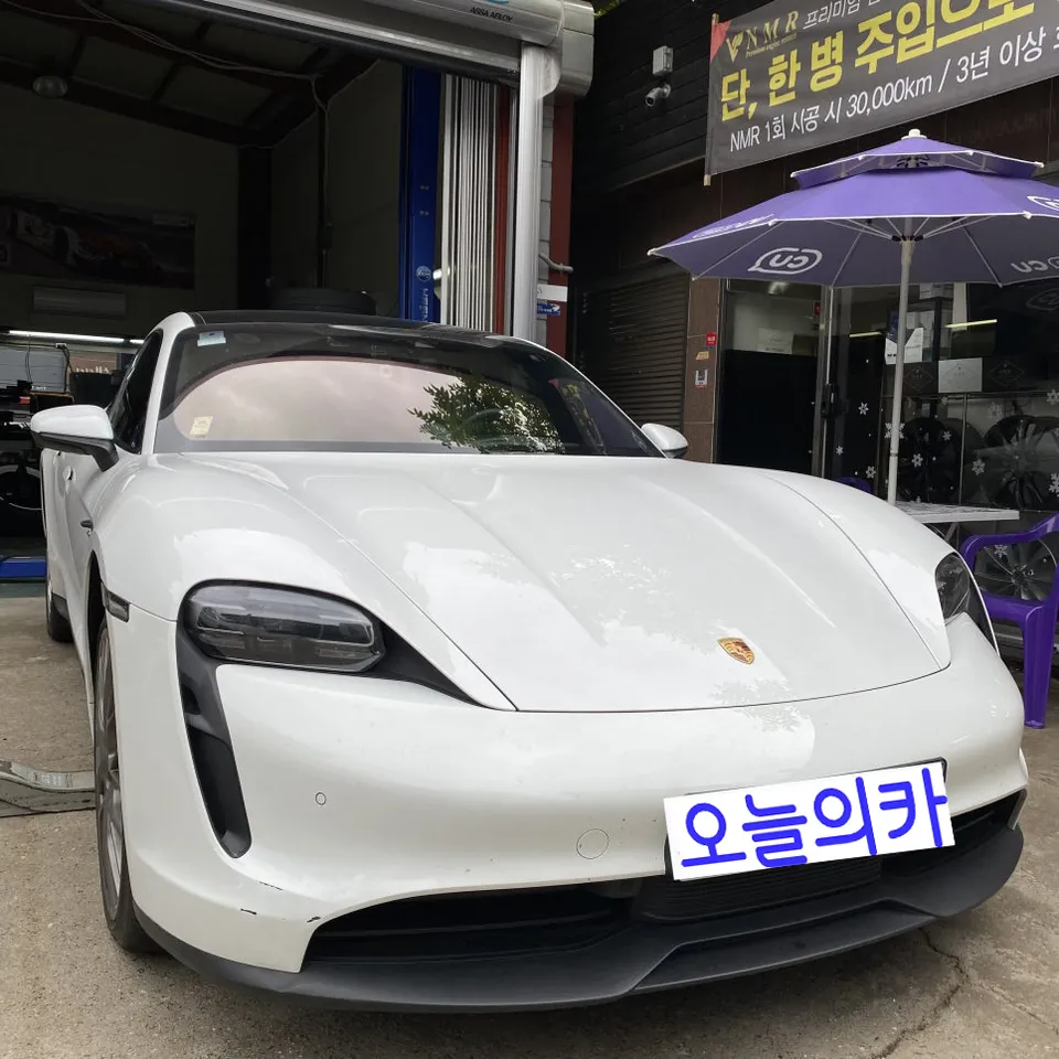 Porsche Taycanのホイールリペア・塗装事例 施工写真 2