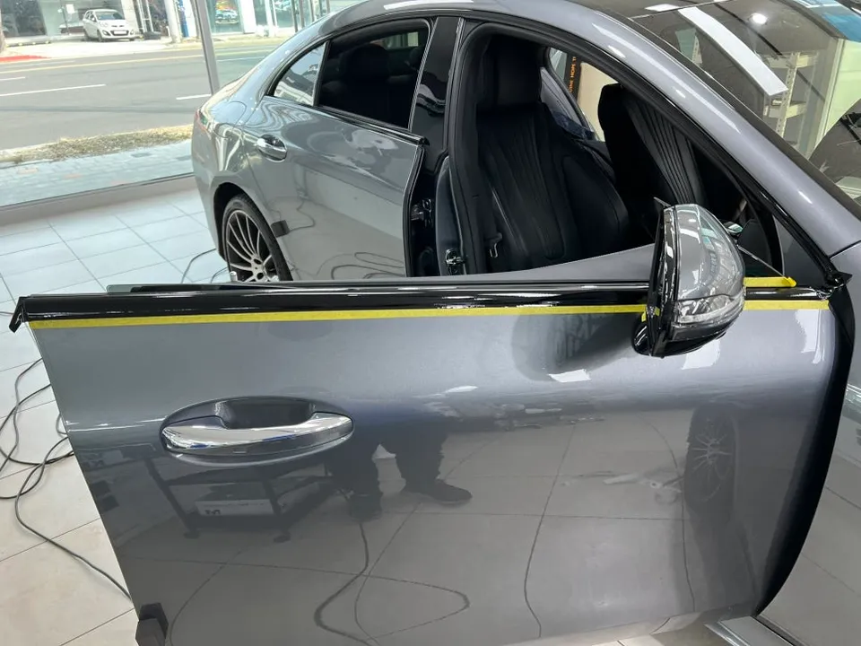 Mercedes-Benz CLSのカーラッピング事例|費用目安・仕上がり 施工写真 1-3