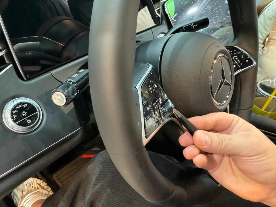 Mercedes-Benz E200のPPF施工事例|費用目安と仕上がり 施工写真 1-2