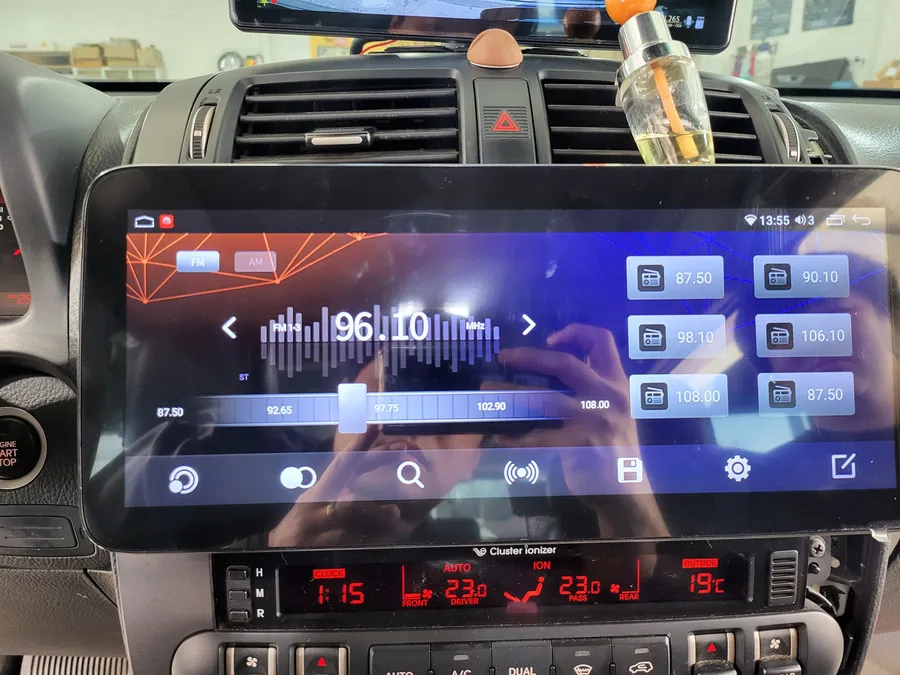 Kia MohaveのAndroid Auto・CarPlay取付事例 施工写真 2-2