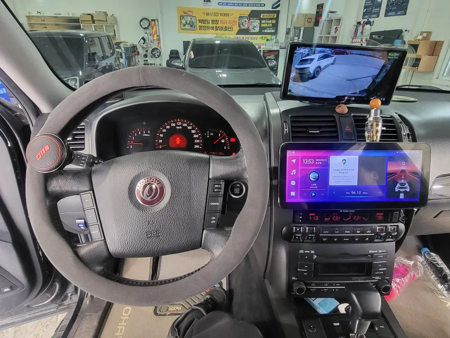 Kia MohaveのAndroid Auto・CarPlay取付事例 施工写真 1-3
