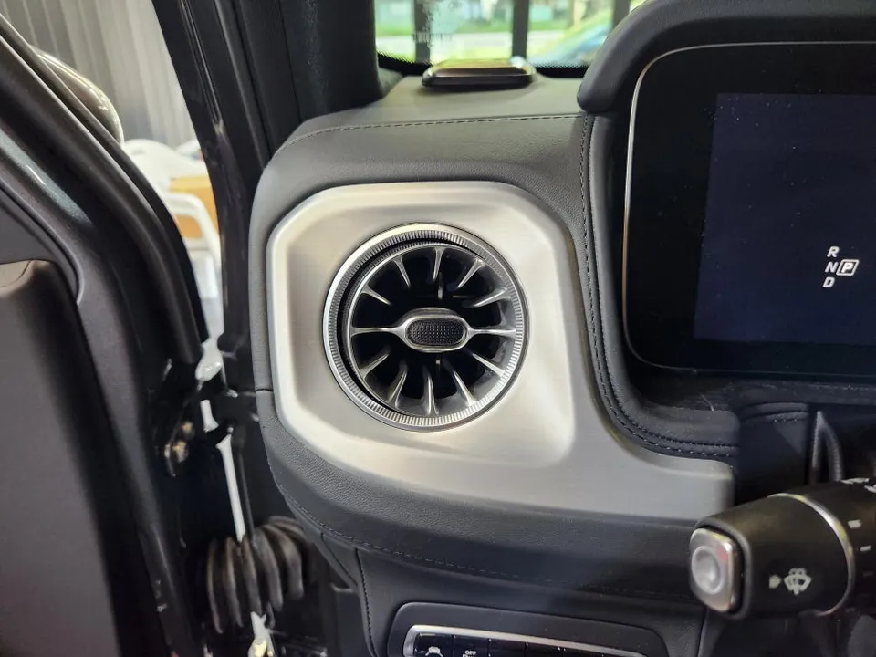 Mercedes-Benz G63 AMG ambient lighting - Mercedes-Benz G63 AMG Ambient Lighting Review — Enhanced Interior photo 3