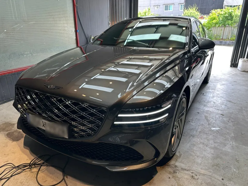 Genesis G80のガラスコーティング事例|韓国での施工例 施工写真 2-3