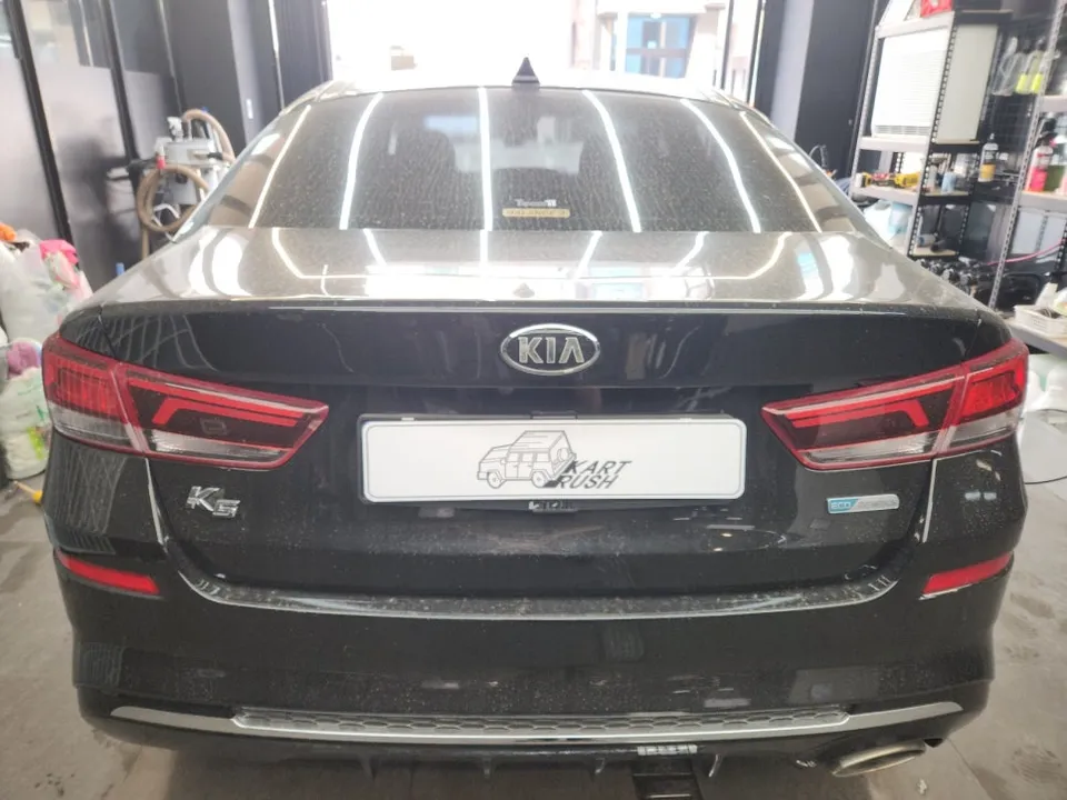 Kia K5のガラスコーティング事例|費用目安と仕上がり 施工写真 1-1