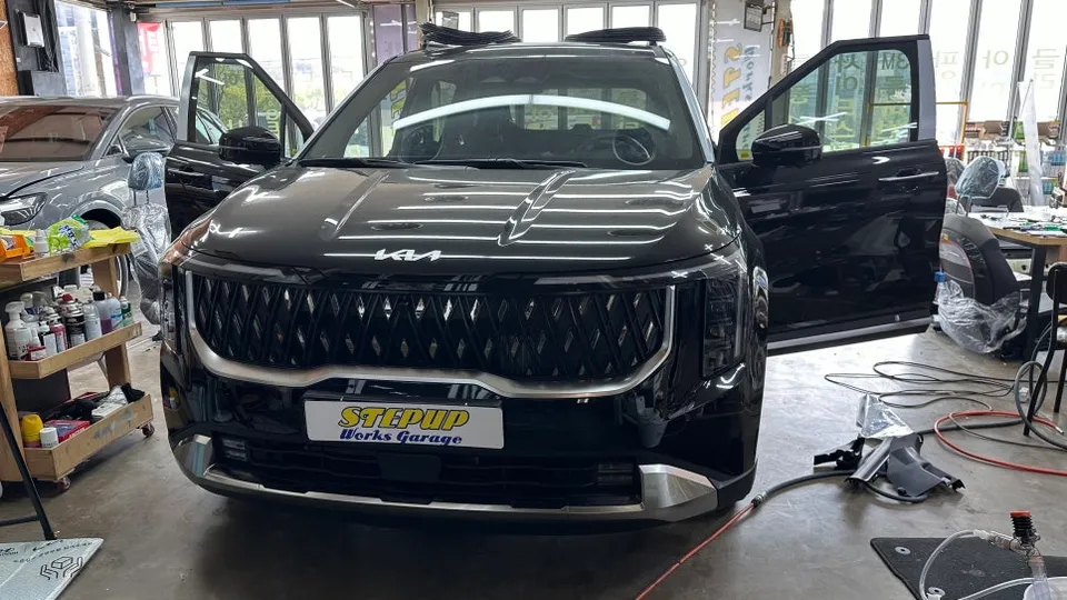 Kia Carnival KA4 body kit installation result