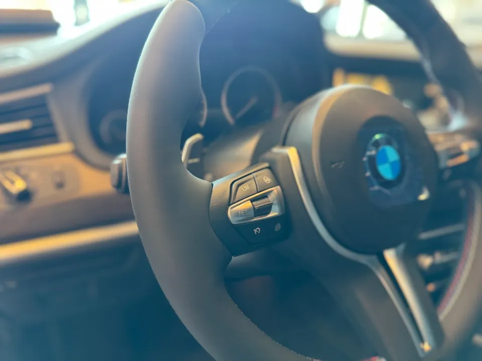 BMW 5GT F07 steering wheel - BMW 5GT F07 M Steering Wheel Upgrade Review photo 5