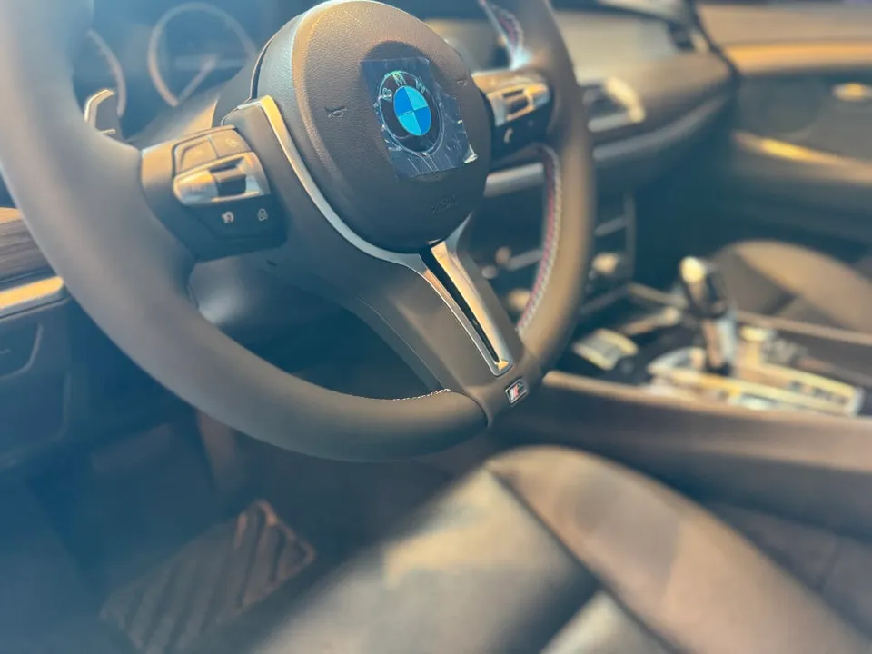 BMW 5GT F07 steering wheel - BMW 5GT F07 M Steering Wheel Upgrade Review photo 6
