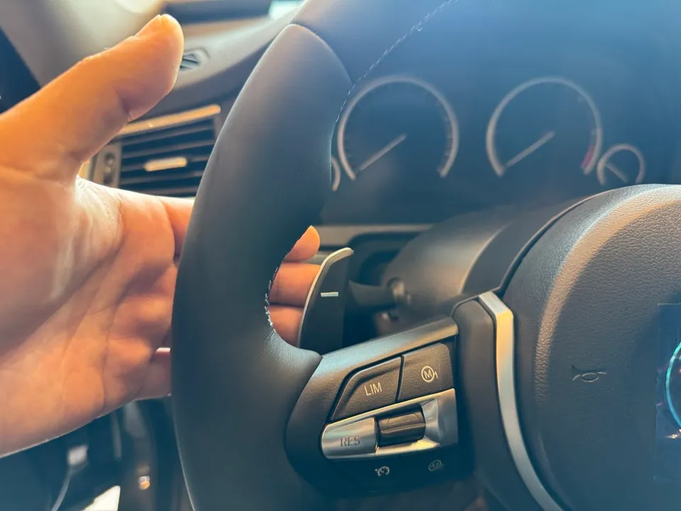 BMW 5GT F07 steering wheel - BMW 5GT F07 M Steering Wheel Upgrade Review photo 8