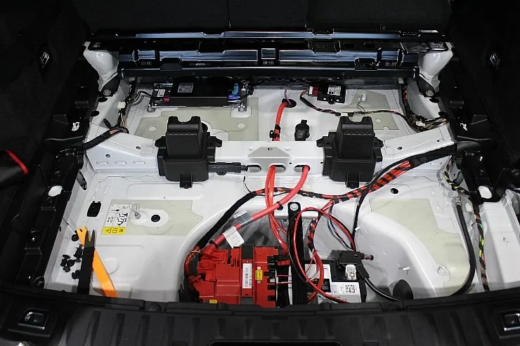 BMW 5 Series GT dash cam - BMW 5GT Dash Cam Installation - EcoPowerPack 10C photo 3