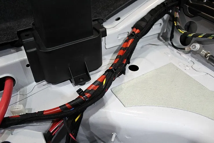 BMW 5 Series GT dash cam - BMW 5GT Dash Cam Installation - EcoPowerPack 10C photo 5