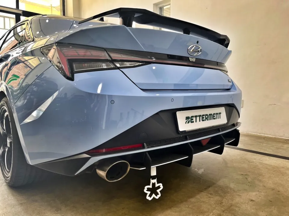Hyundai Elantra N vinyl wrap - Hyundai Elantra N Vinyl Wrap Review: Red Line Replacement photo 3