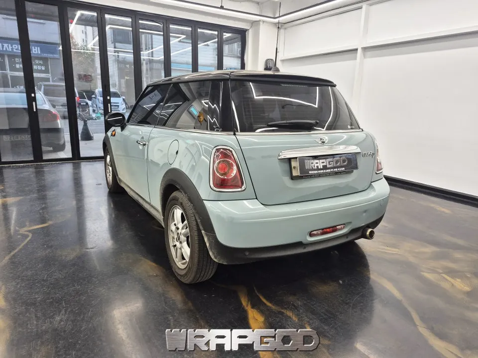 MINI MINI Cooperのカーラッピング事例|費用目安・仕上がり 施工写真 4-1