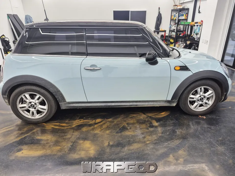 MINI MINI Cooperのカーラッピング事例|費用目安・仕上がり 施工写真 2-2