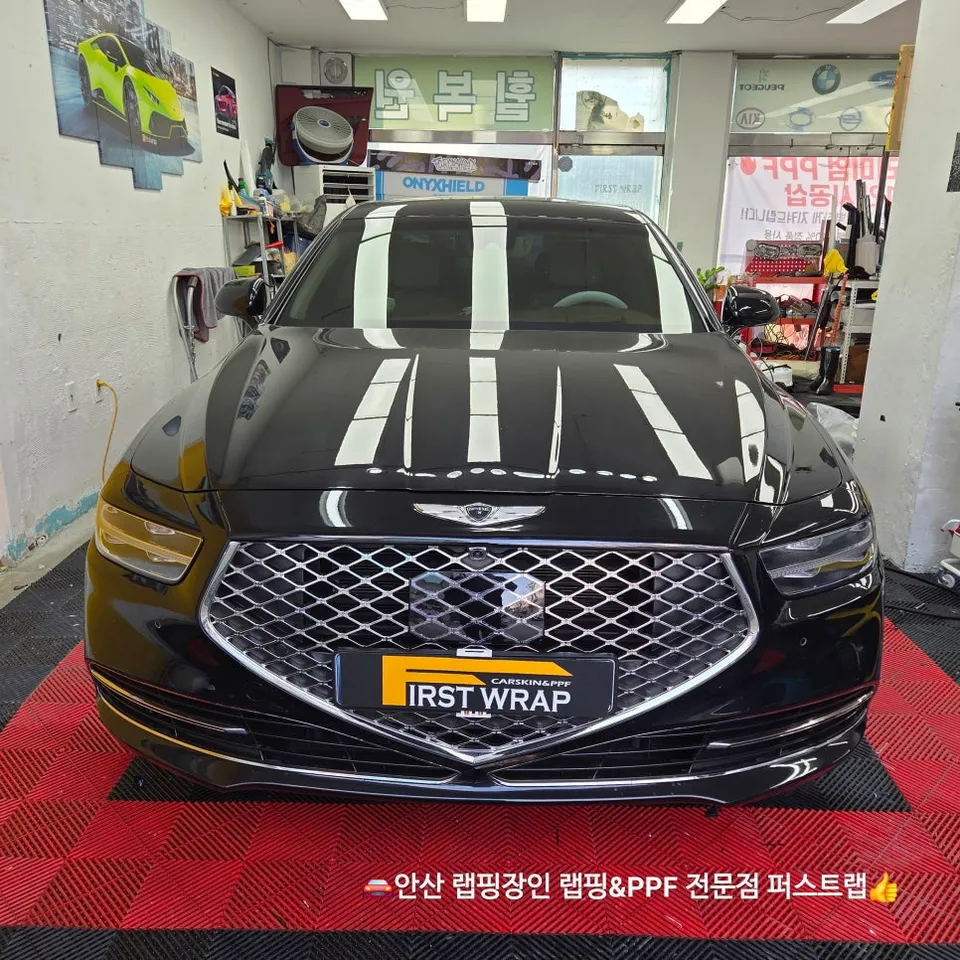 Genesis G90のカーラッピング事例|ハイグロスホワイトの高級感 施工写真 1-3