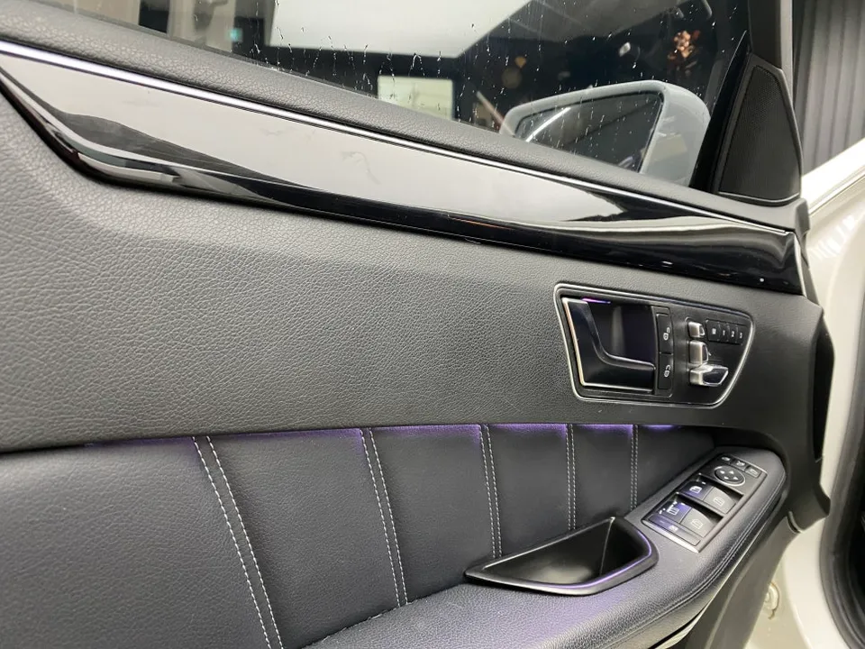 Mercedes-Benz E-Class W212 ambient lighting - Mercedes-Benz E-Class W212 Ambient Lighting Review — Cost photo 3