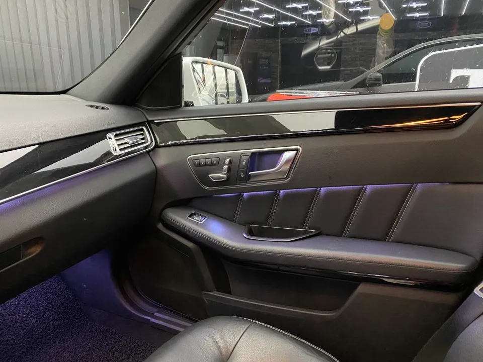 Mercedes-Benz E-Class W212 ambient lighting - Mercedes-Benz E-Class W212 Ambient Lighting Review — Cost photo 4