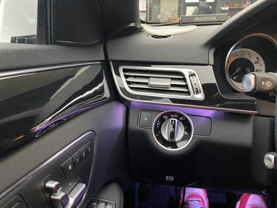 Mercedes-Benz E-Class W212 ambient lighting - Mercedes-Benz E-Class W212 Ambient Lighting Review — Cost photo 5