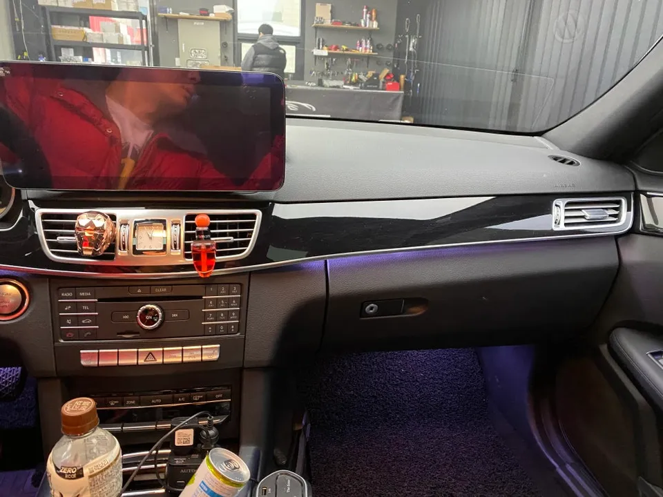 Mercedes-Benz E-Class W212 ambient lighting - Mercedes-Benz E-Class W212 Ambient Lighting Review — Cost photo 6