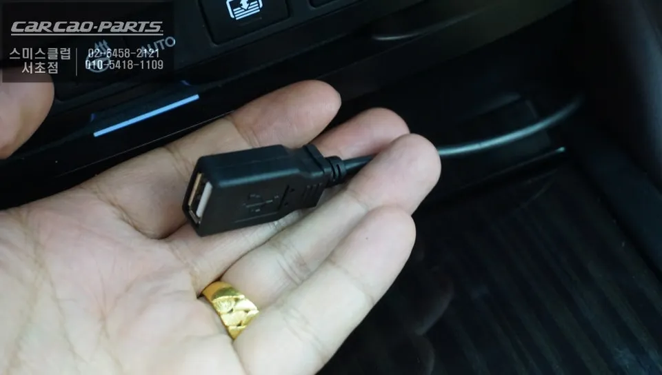 Lexus ES 300hのAndroid Auto・CarPlay取付事例 施工写真 4-1
