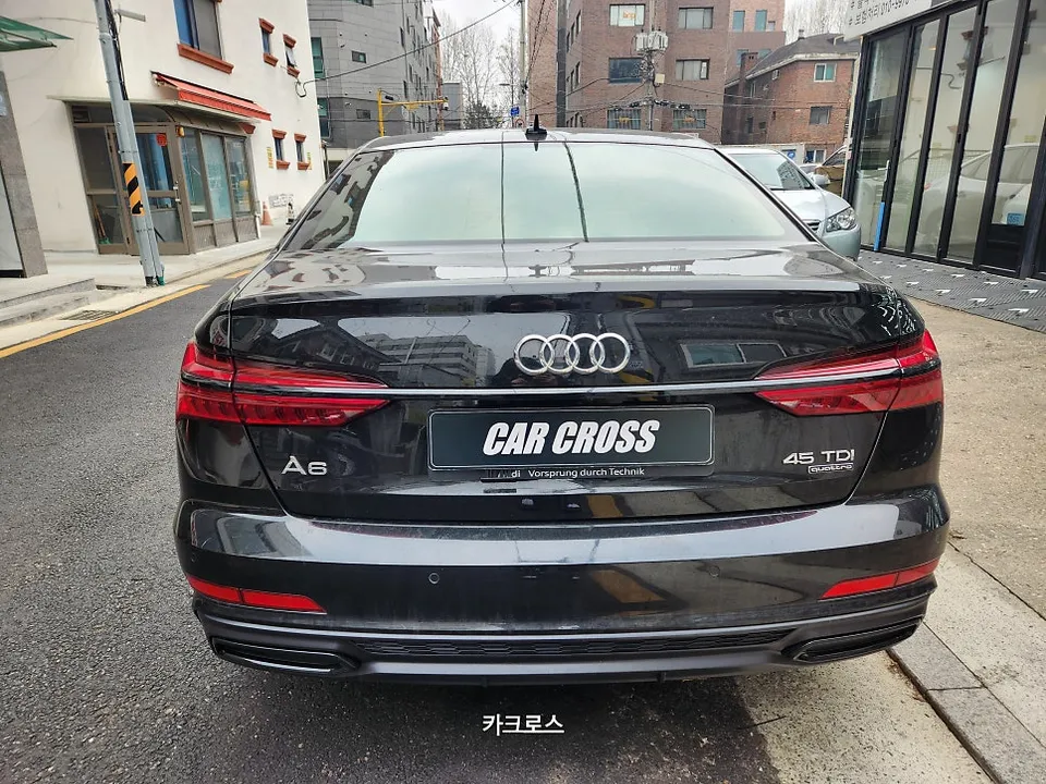 Audi A6のカーラッピング事例 施工写真 3-1