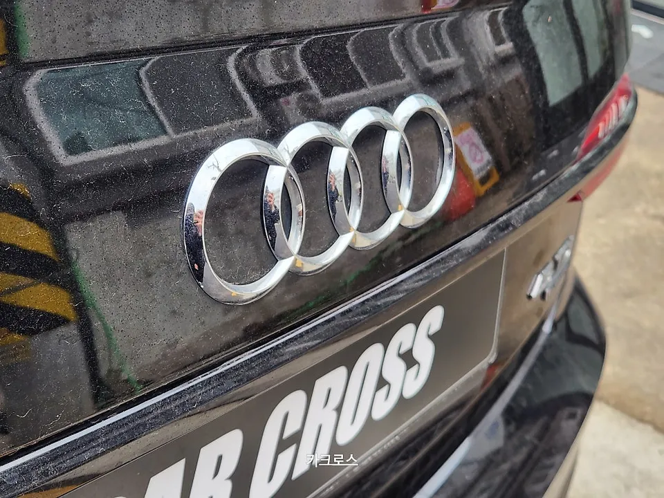 Audi A6のカーラッピング事例 施工写真 3-2