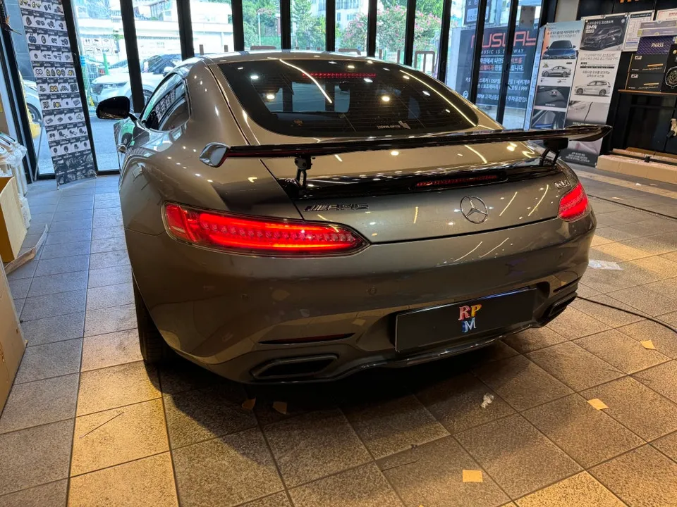 Mercedes-Benz AMG GT C190 interior customization - Mercedes-Benz AMG GT Interior Customization Review — Enhanced Aes photo 7