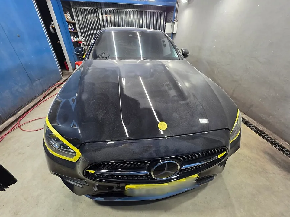 Mercedes-Benz E-Class W212のガラスコーティング事例 施工写真 5
