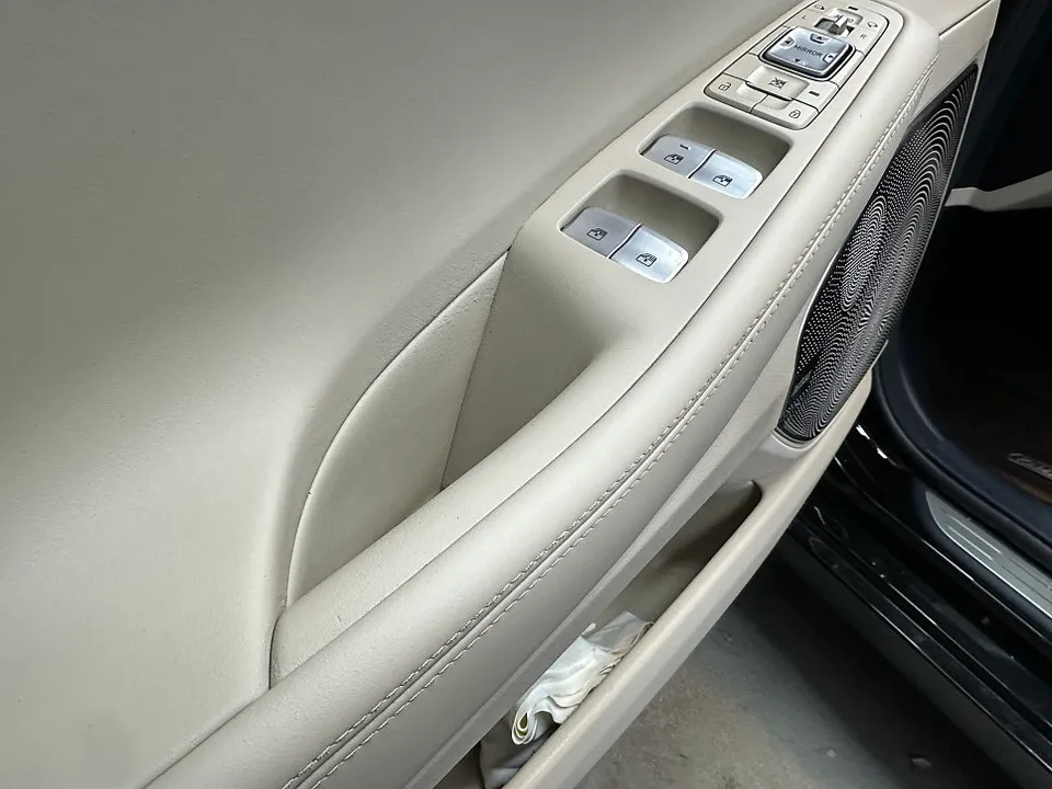 Genesis EQ900 PPF施工事例|ヘッドライト保護と仕上がり 施工写真 2-3