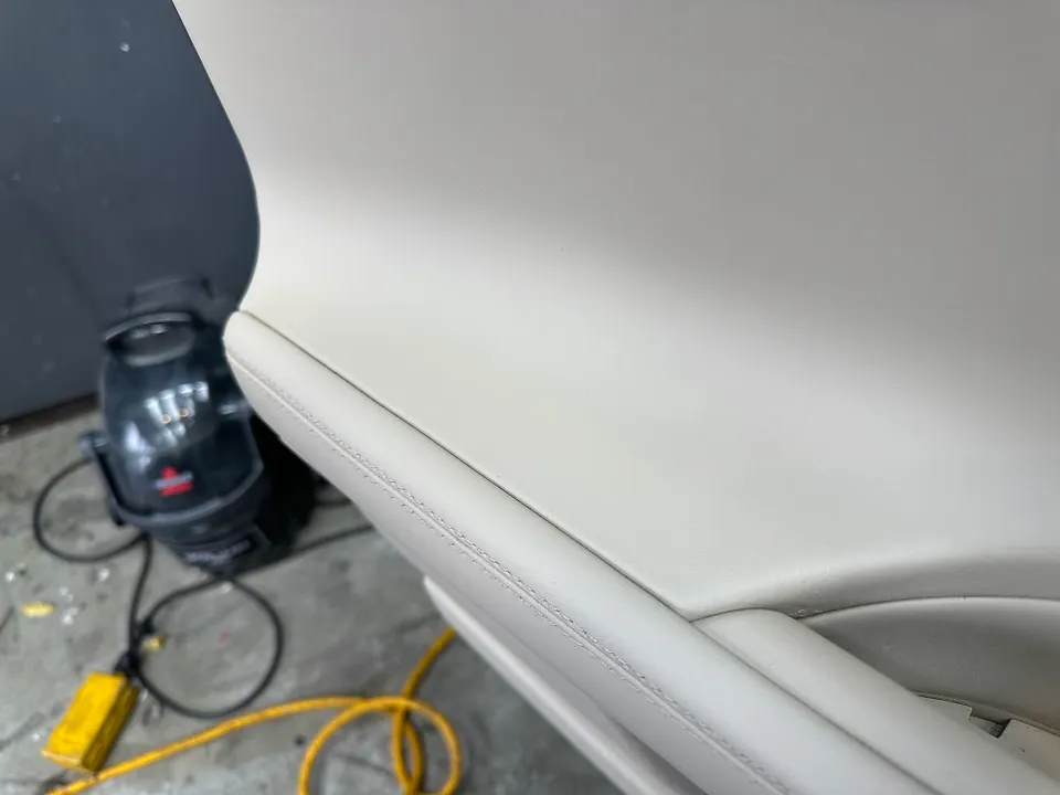 Genesis EQ900 PPF施工事例|ヘッドライト保護と仕上がり 施工写真 3-3