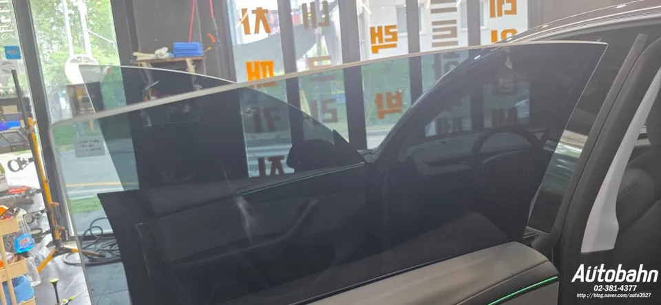 Tesla Model Y window tinting - Tesla Model Y Window Tinting Review: Royal Series 901 photo 5