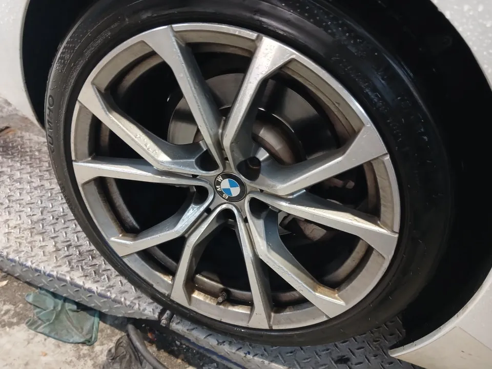 BMW Z4 Wheel Repair Review - Diamond Cut Restoration Before